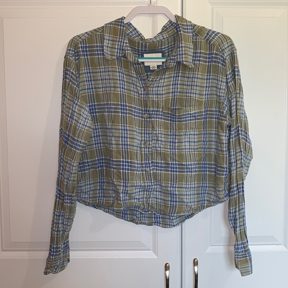 AE Button Down Shirt (M)